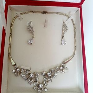 Wedding event necklace and earrings set
